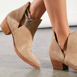 Free People Charm Double‎ V Pointed Toe Camel Suede Leather Ankle Boot Size 38.5
